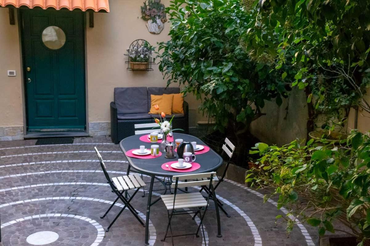 Casa Acquario Centro Mamaisongenova Exterior foto